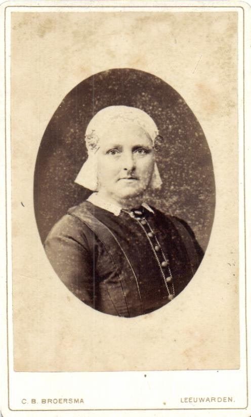 CDV - C. B. Broersma - Vleeschmarkt - Leeuwarden, Gebruikt, Verzenden, Foto, Klederdracht