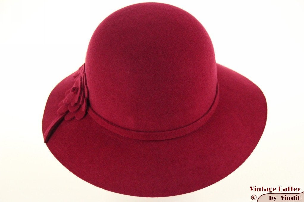 Dameshoed bordeaux rood vilt met vilten bloemen 54-48 nieuw, Hoed, Hawkins, Nieuw, One size fits all