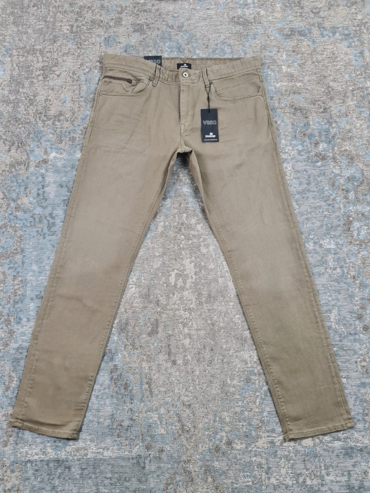 Vanguard V850 Slim fit W38 L34 NIEUW STRETCH Bronno3834

Fij, W36 - W38 (confectie 52/54), New Yorkstraat 50, 1175 RD Lijnden
