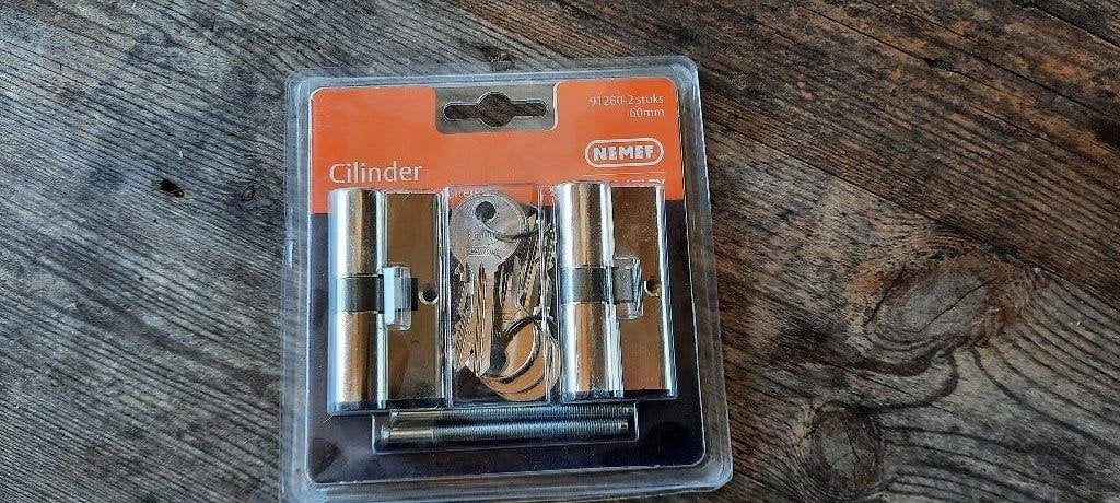 Nemef cilinder 91260 -60mm met 6 sleutels - 2 cilinders, Ophalen of Verzenden, Nieuw