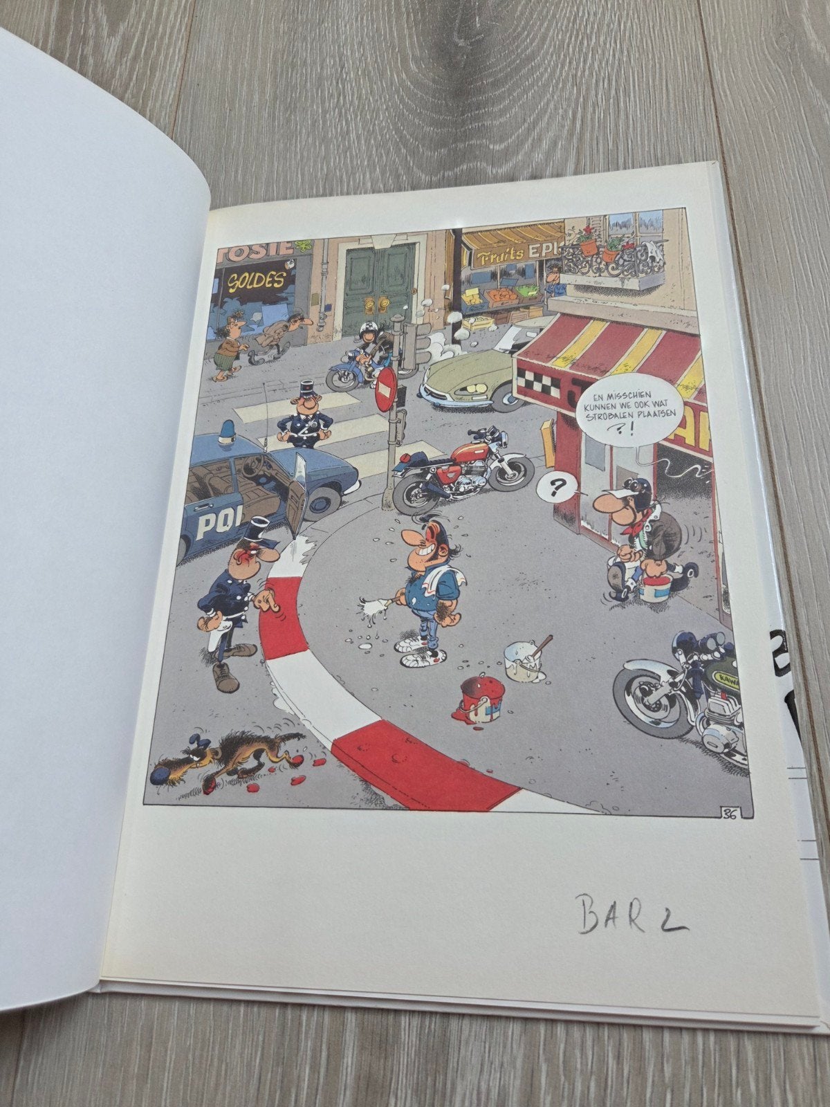 Joe Bar - Luxe hardcover oplage 500 + zeefdruk, Boeken, Ophalen of Verzenden, Zo goed als nieuw