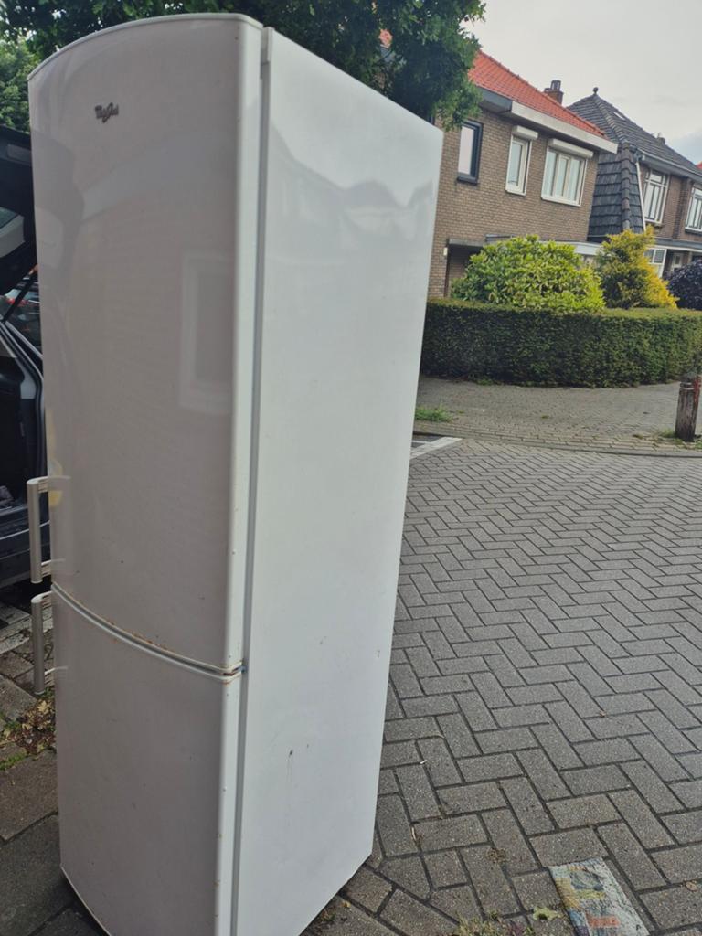 Mooie koel/vriescombinatie te koop., Witgoed en Apparatuur, Koelkasten en IJskasten, 200 liter of meer, Ophalen, Met aparte vriezer