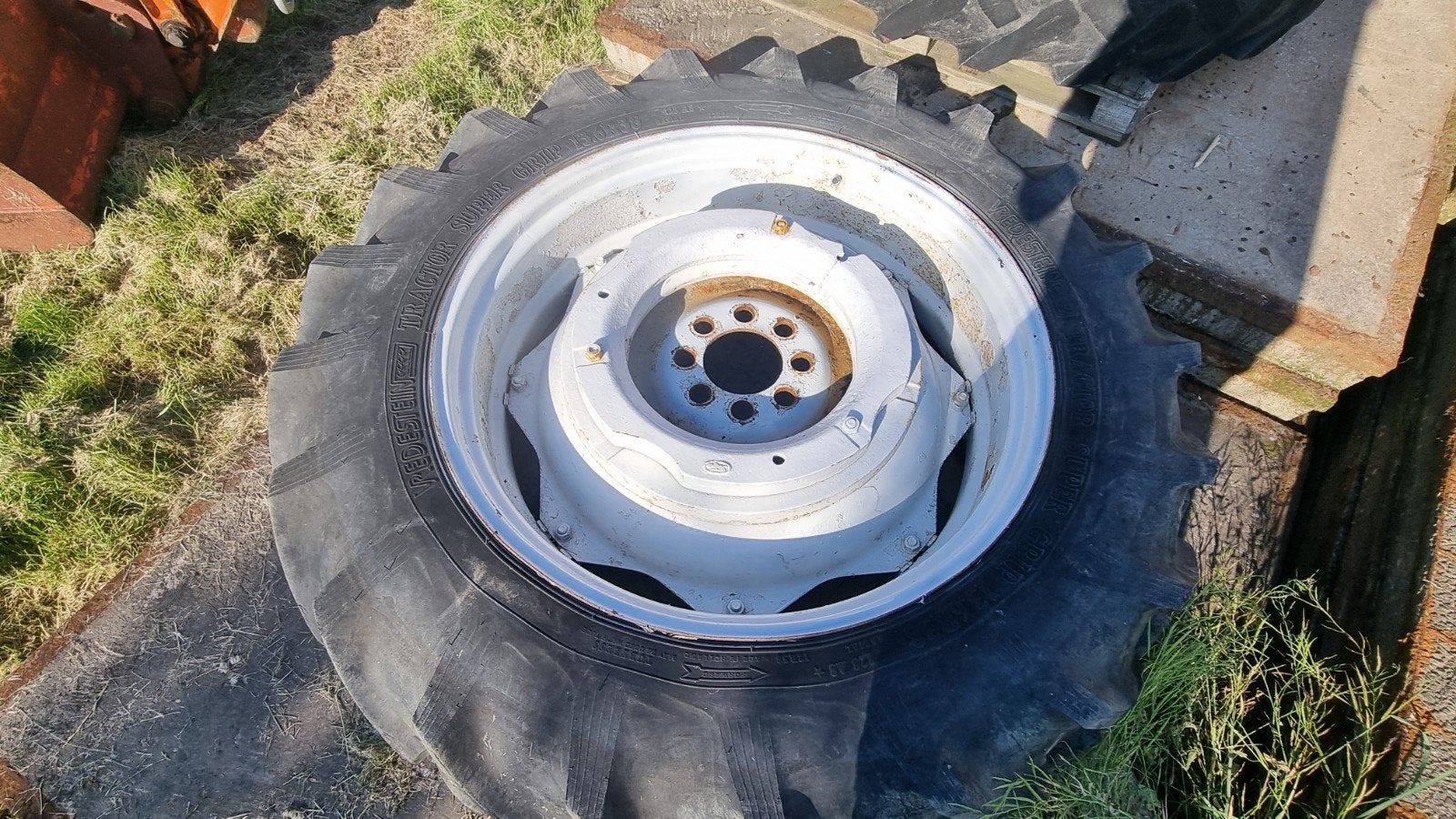 13.6 r38 wielen Ford & 7.5 r18 Ford, Ophalen, Gebruikt, Ford