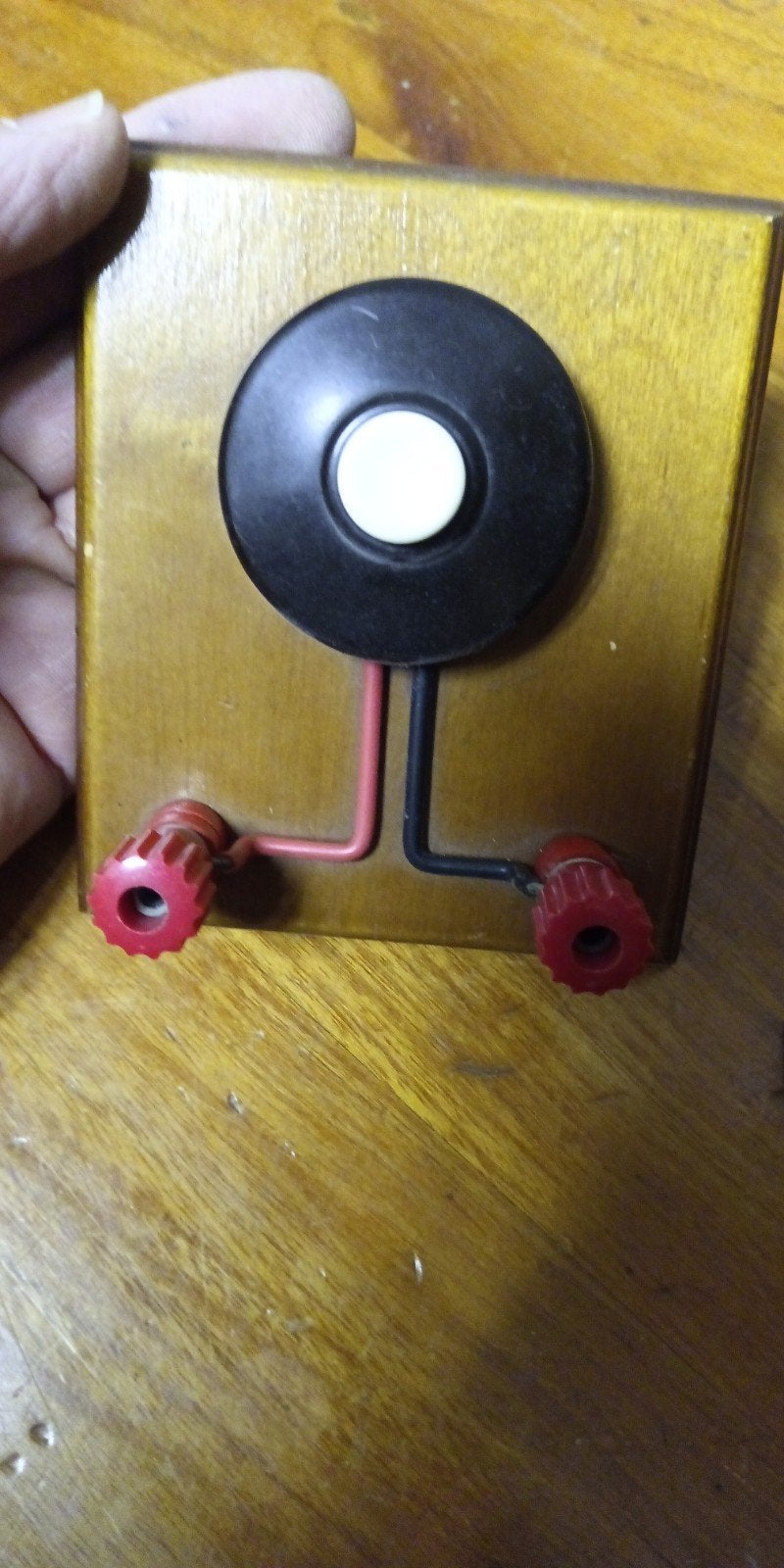 Vintage Drukknop op Houten Voet - Experimenteel, Ophalen of Verzenden