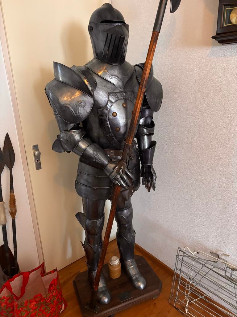 Levensgroot ridderharnas replica, Ophalen, Gebruikt