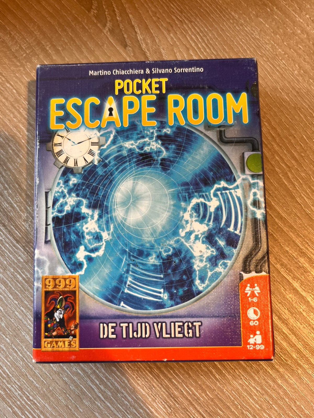 Pocket Escape Room: De Tijd vliegt - Breinbreker, Een of twee spelers, Ophalen of Verzenden, Gebruikt