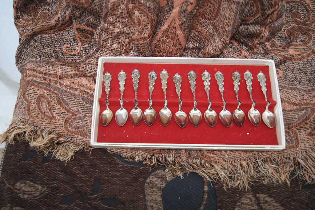 Zilveren lepeltjes in etui / Diversen, Ophalen of Verzenden, Zilver
