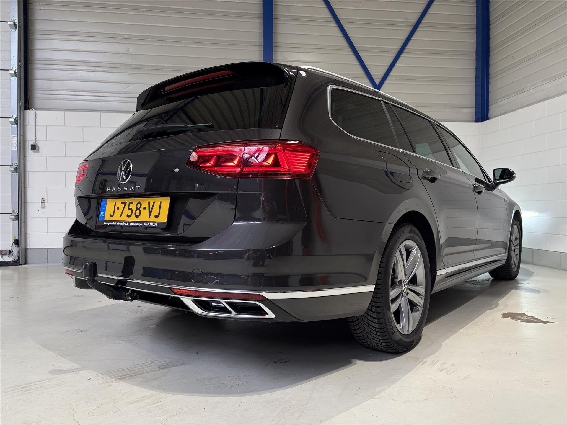 VOLKSWAGEN Passat Variant 1.5 TSI 150pk ACT Highline R-Line,, Dealer onderhouden, 4 cilinders, 150 pk, Origineel Nederlands