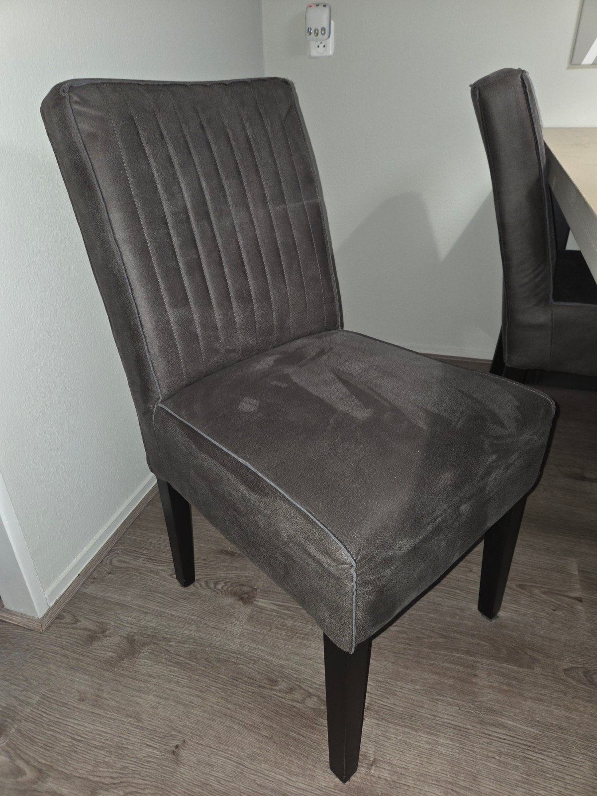 Steigerhouten eettafel met 4 antraciet kunstleren stoelen, Ophalen, Gebruikt, 50 tot 100 cm, Vier personen