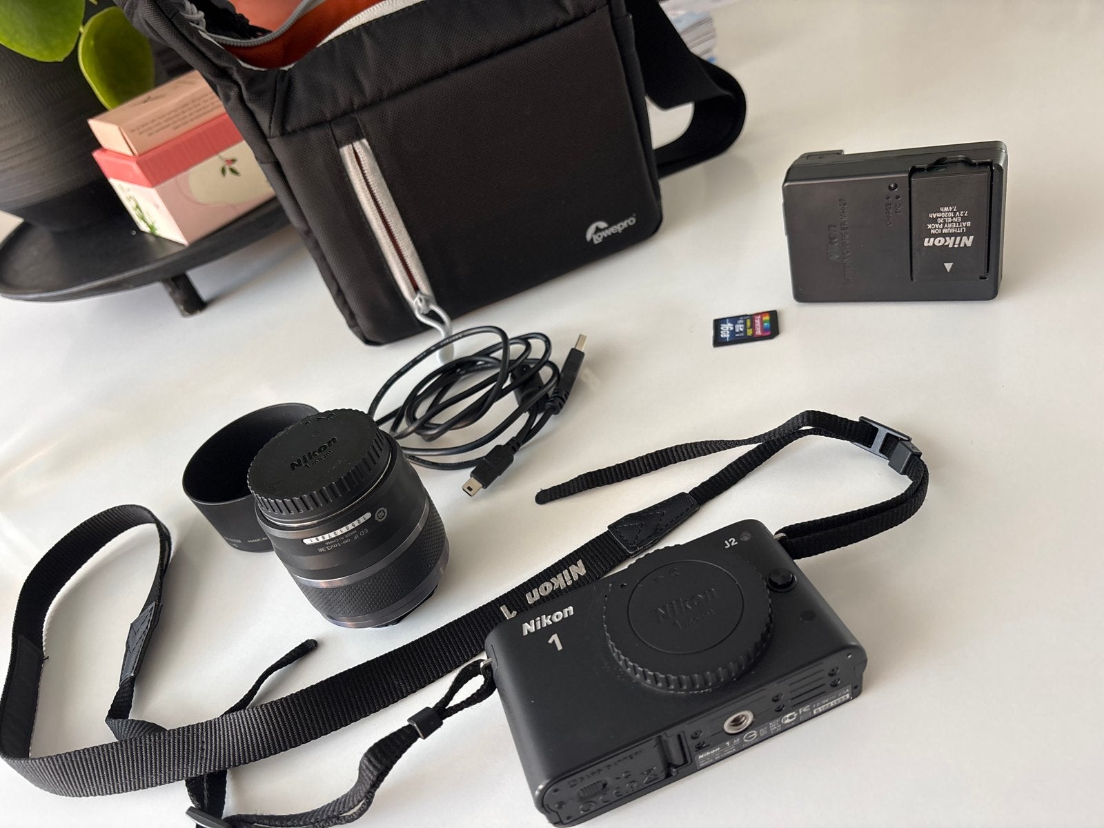 Nikon 1 J2 Systeemcamera met 30-110mm lens en accessoires, Ingebouwde flitser, Gebruikt, Nikon, 8 keer of meer