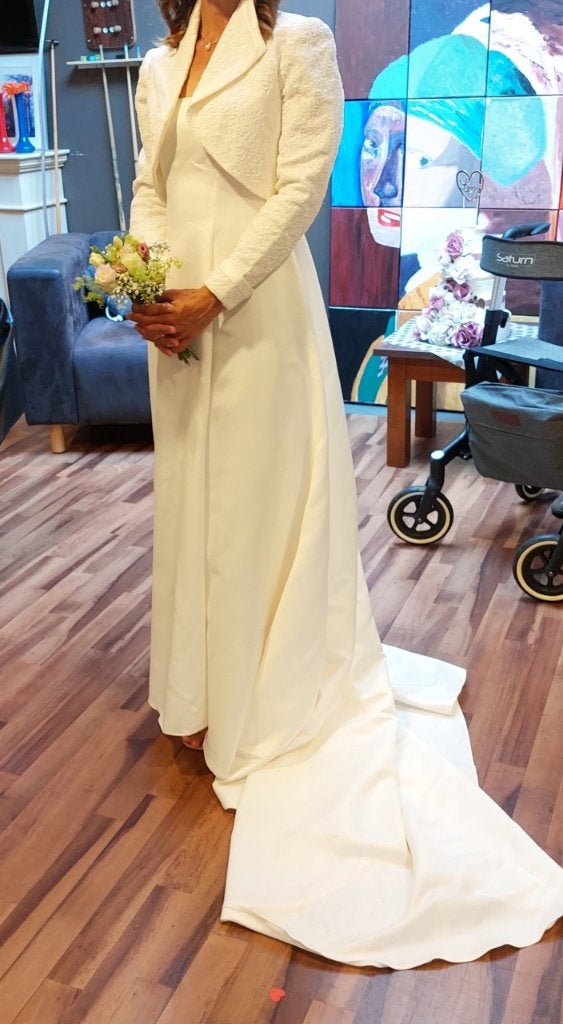 Elegante trouwjurk met jasje, satijn, maat 38-40, Ophalen, Gedragen, Wit, Trouwjurk