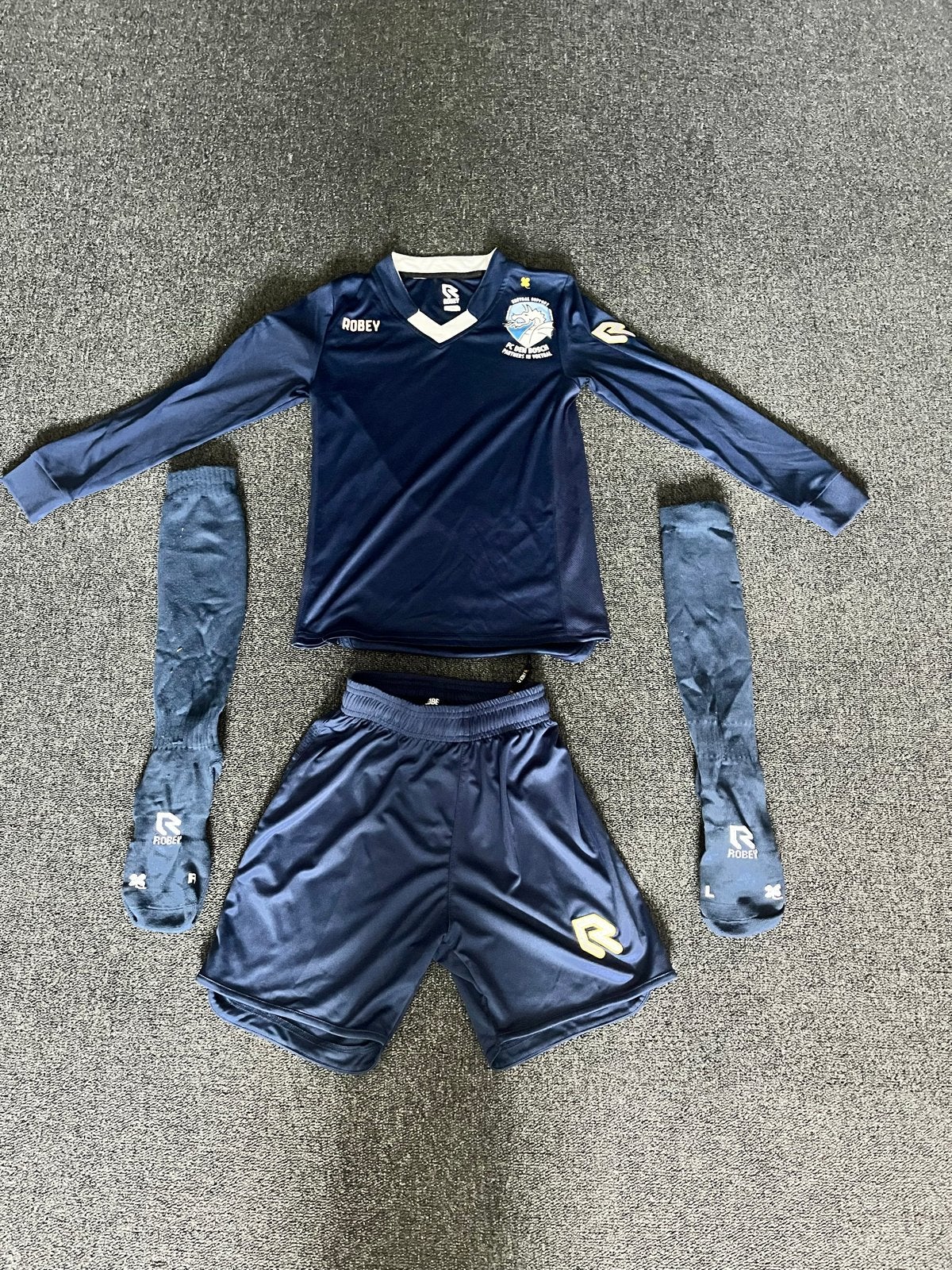 Nieuw  FC Den Bosch trainingsset Robey maat 140, Maat XS of kleiner, Ophalen of Verzenden, Nieuw, Set