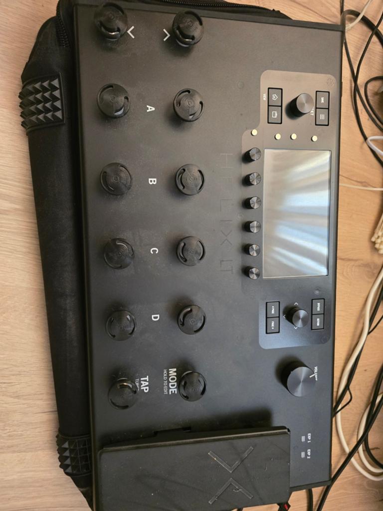 Line6 Helix LT met tas - Multi-effectprocessor, Muziek en Instrumenten, Effecten, Ophalen