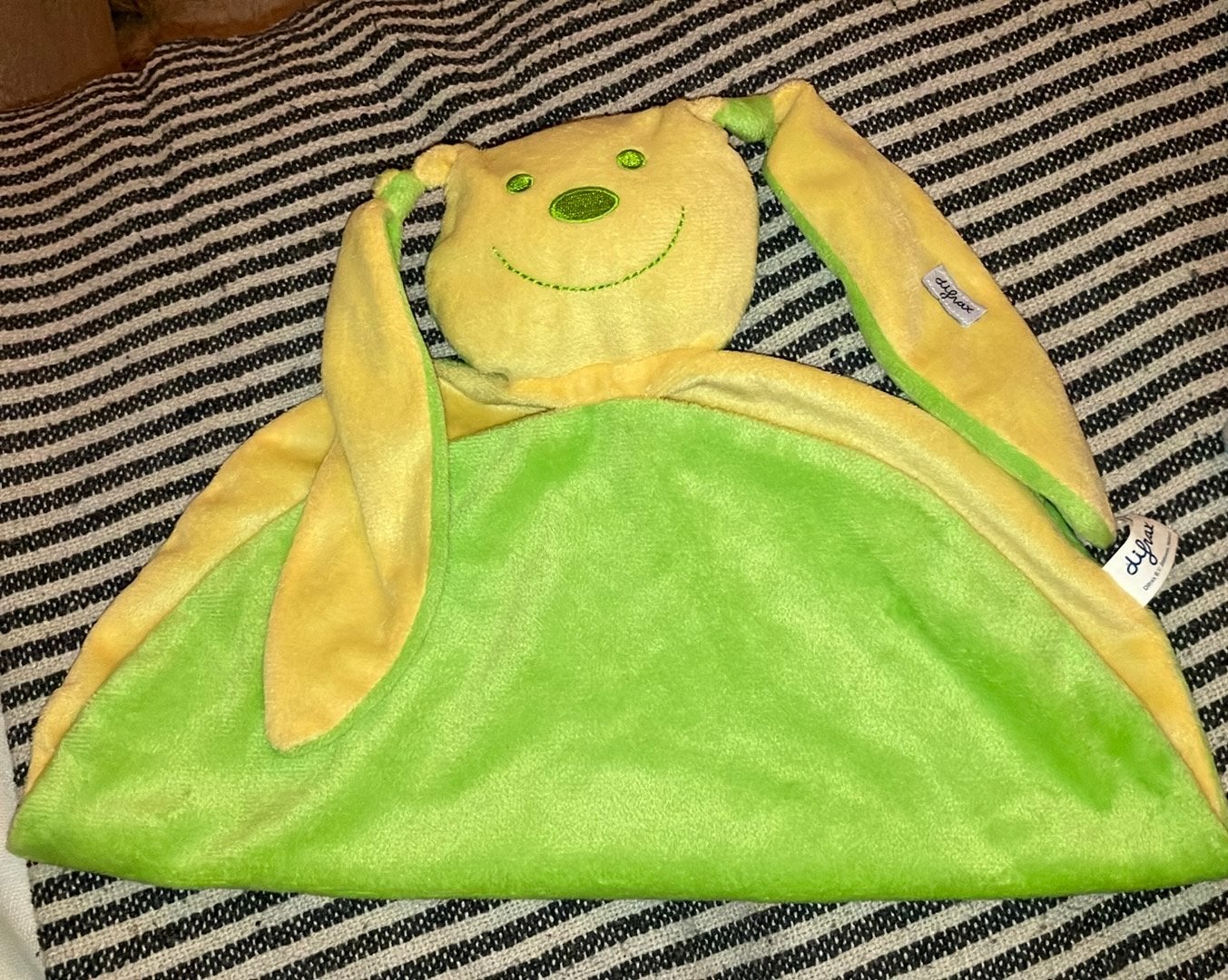 Difrax konijn geel groen knuffeldoekje, Ophalen of Verzenden, Zo goed als nieuw, Konijn