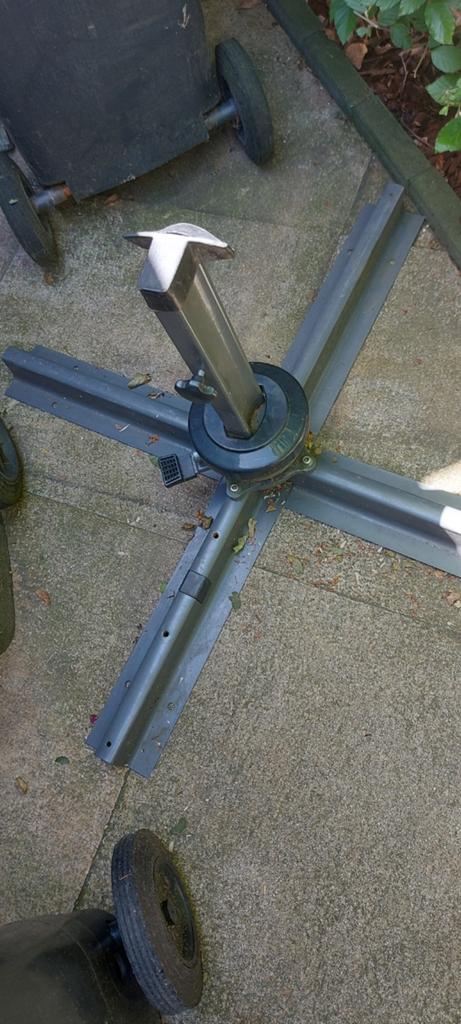 Parasol  met voet, Ophalen of Verzenden, Nieuw, Minder dan 1 meter, Parasolvoet