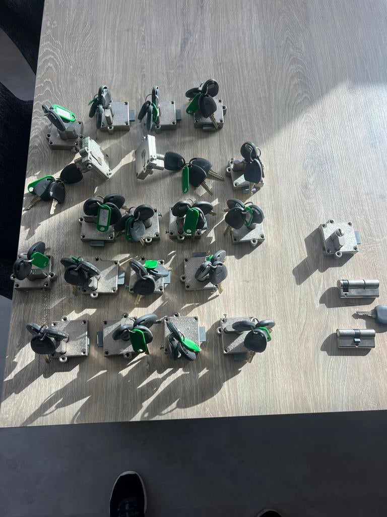 Lockersloten 20 stuks, Ophalen, Zo goed als nieuw