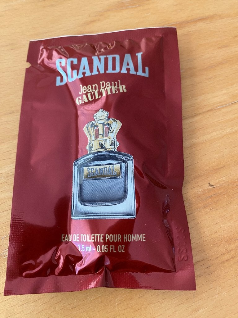 Jean Paul Gaultier Scandal Eau de Toilette proefje 1.5ml, Ophalen of Verzenden, Nieuw, Proef of Tester, Gevuld