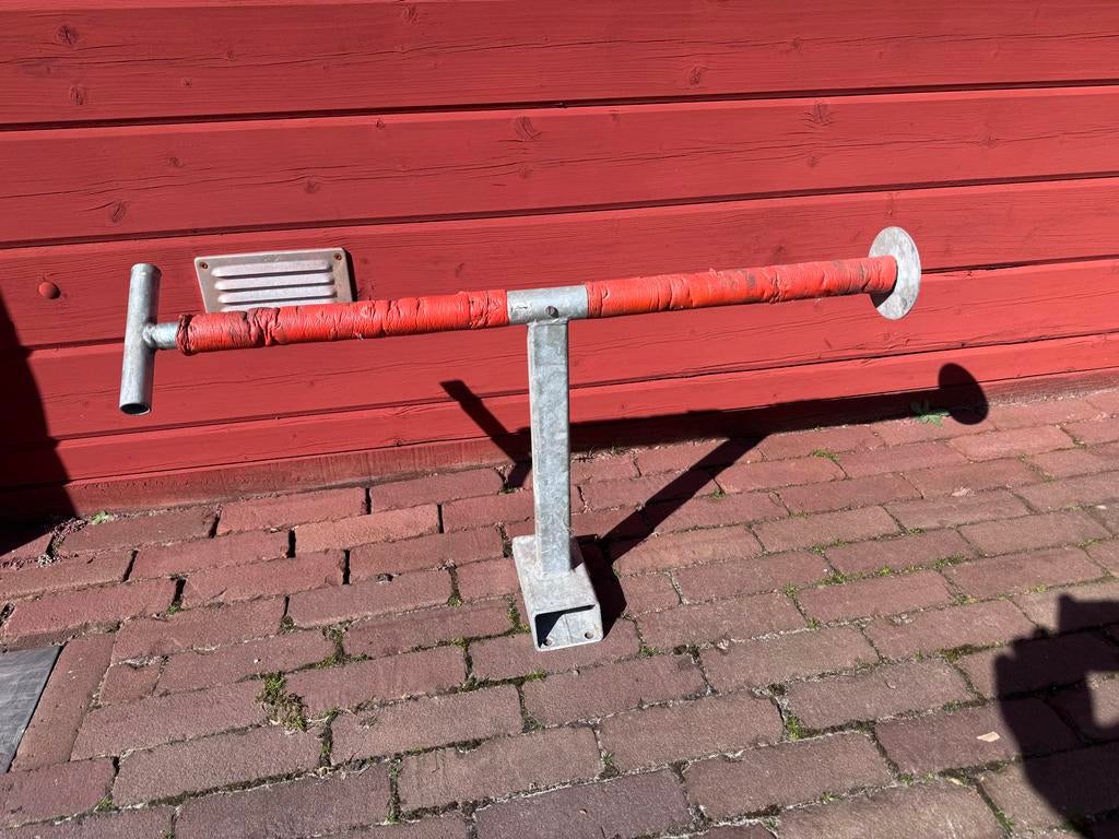 Wandhouder velgenboom voor winterbanden, Ophalen, Gebruikt