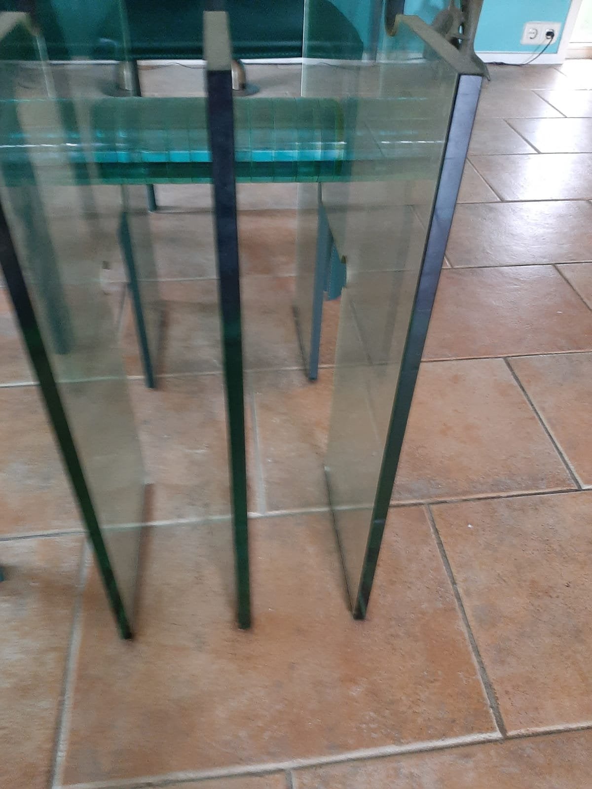 Foto 5 van Glazen tafel met 6 leren stoelen