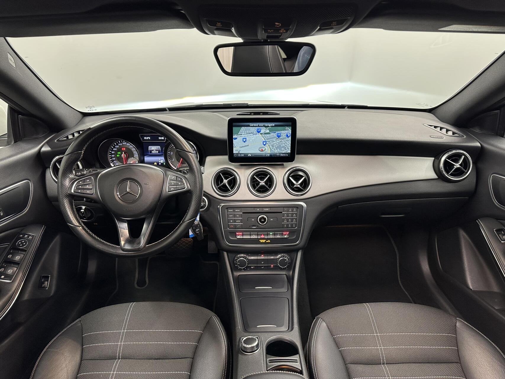 Mercedes CLA-klasse Shooting Brake 250 OrangeArt Edition TRE, Auto's, CLA, Gebruikt, Euro 6, 4 cilinders
