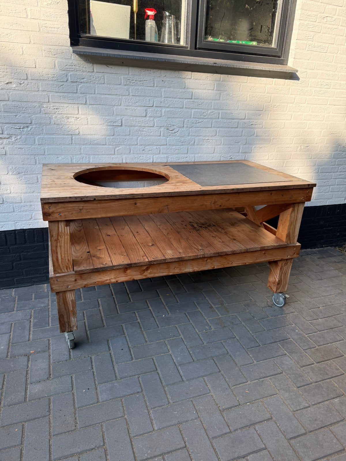 Douglas houten barbecue tafel voor grote kamado, Ophalen, Gebruikt