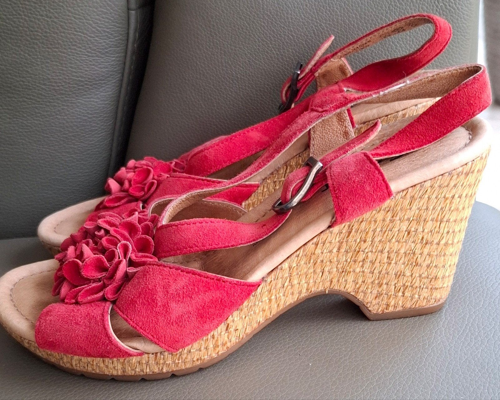 Gabor Comfort Sandalen Rood met Bloemmotief - Maat 4,5, Ophalen of Verzenden, Zo goed als nieuw, Rood, Sandalen of Muiltjes