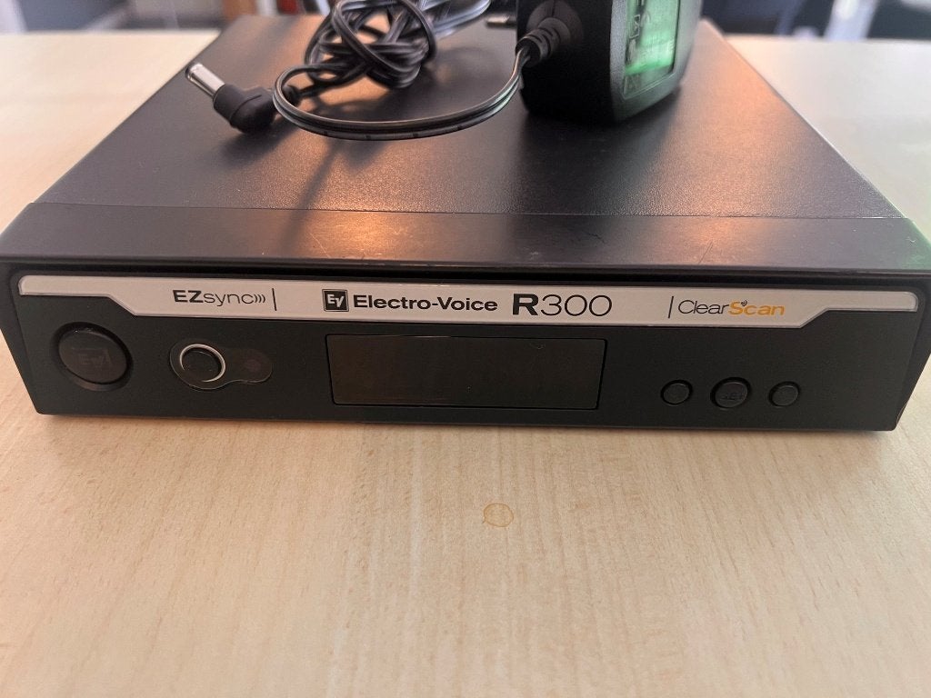 Electro-Voice R-300 draadloze ontvanger, Ophalen of Verzenden, Ontvanger
