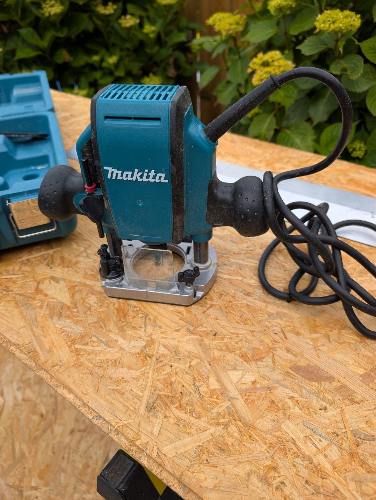 Makita RP0900 Bovenfrees - Perfecte Staat, Ophalen of Verzenden, Zo goed als nieuw, Elektrisch, Makita