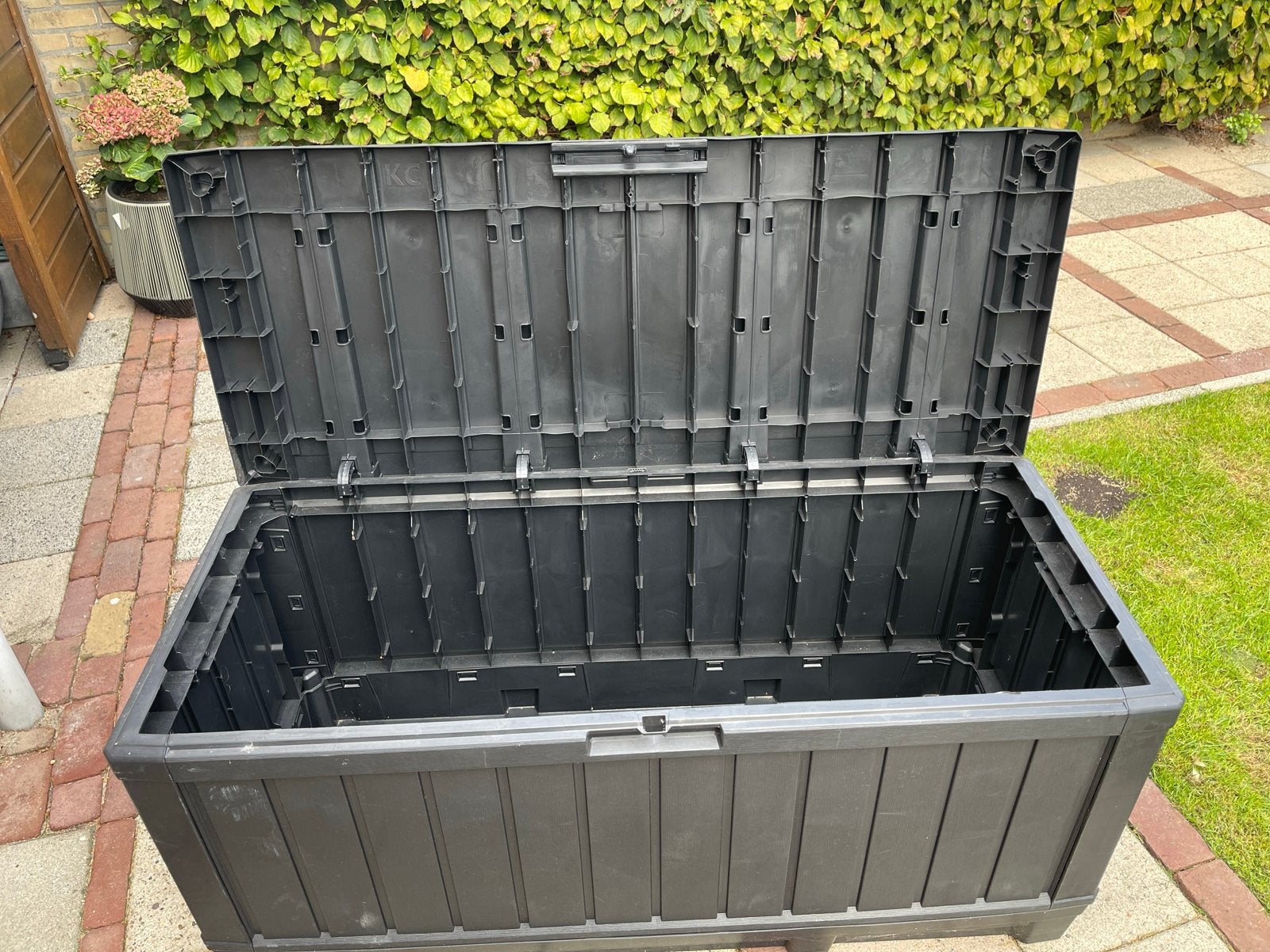 Ruime kunststof opbergbox voor buiten, Tuin en Terras, Ophalen, Gebruikt, Kunststof, Overige typen