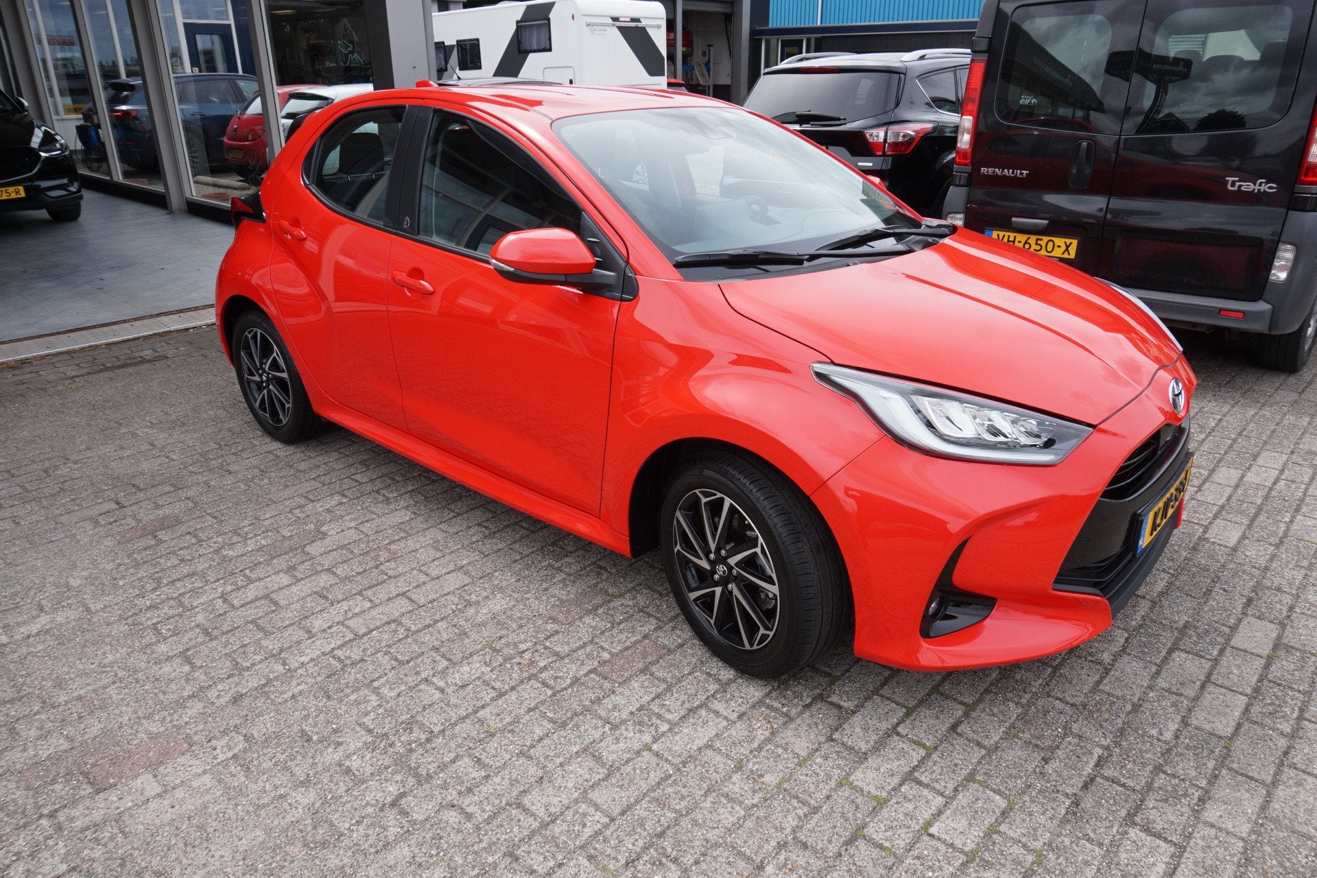 Toyota Yaris 1.5 Hybrid 115 Business , 4600km Incl 12 mnd bo, Auto's, 12 maanden, Gebruikt, 450 kg, 1490 cc