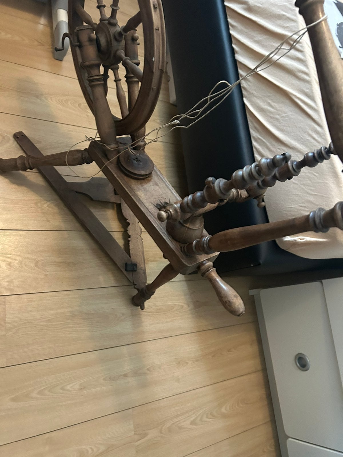 Antiek houten spinnewiel -decoratief, Hobby en Vrije tijd, Ophalen, Gebruikt, Spinnewiel