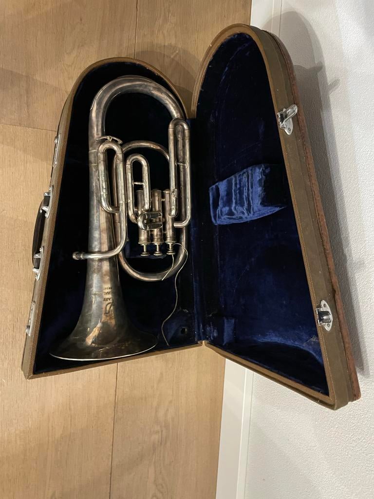 Gebruikte Lark baritonhoorn uit Shanghai, Muziek en Instrumenten, Blaasinstrumenten | Tuba's, Ophalen, Gebruikt, Met koffer of draagtas