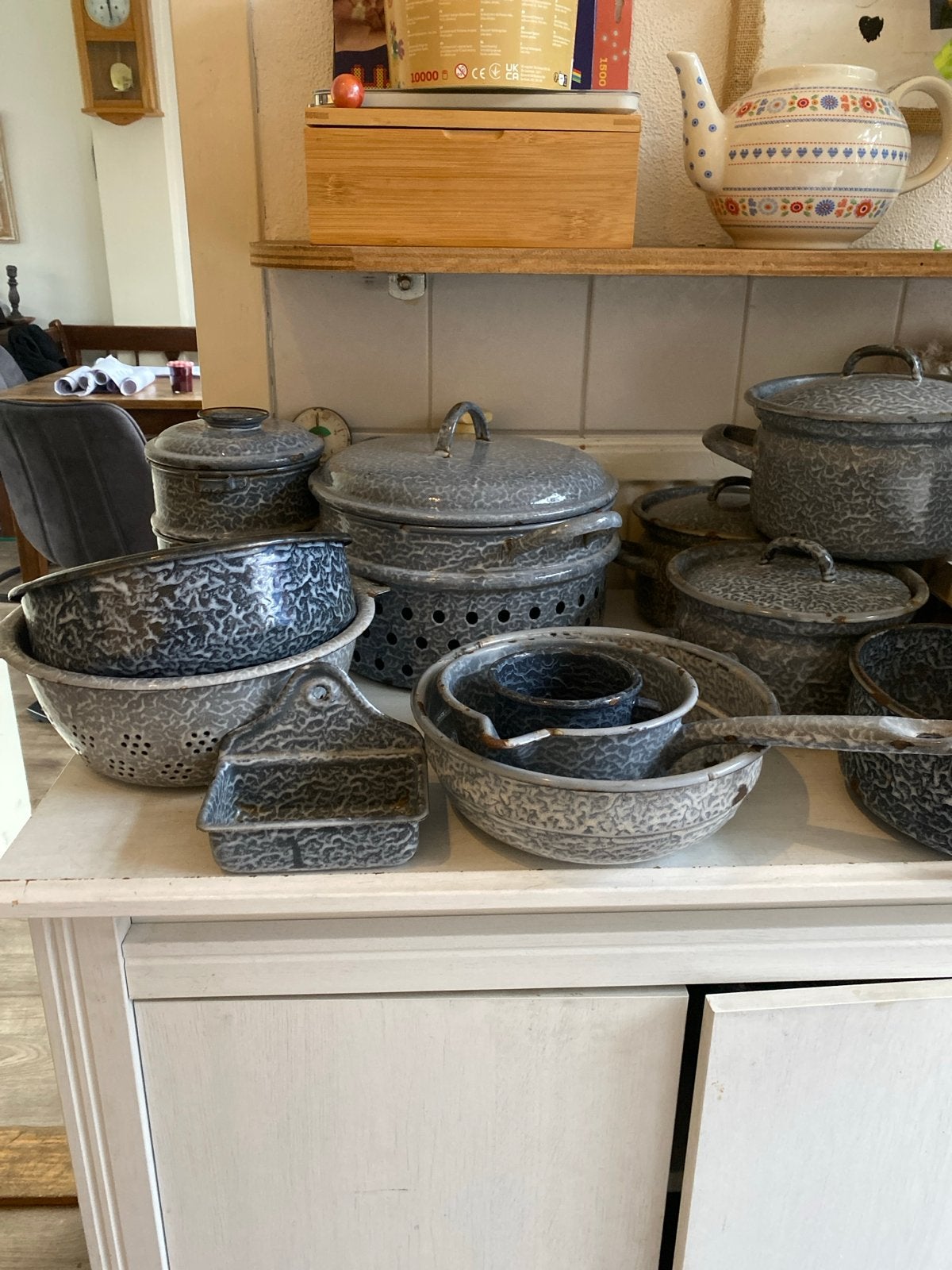 Grote collectie geëmailleerde pannen en schalen, Antiek en Kunst, Ophalen