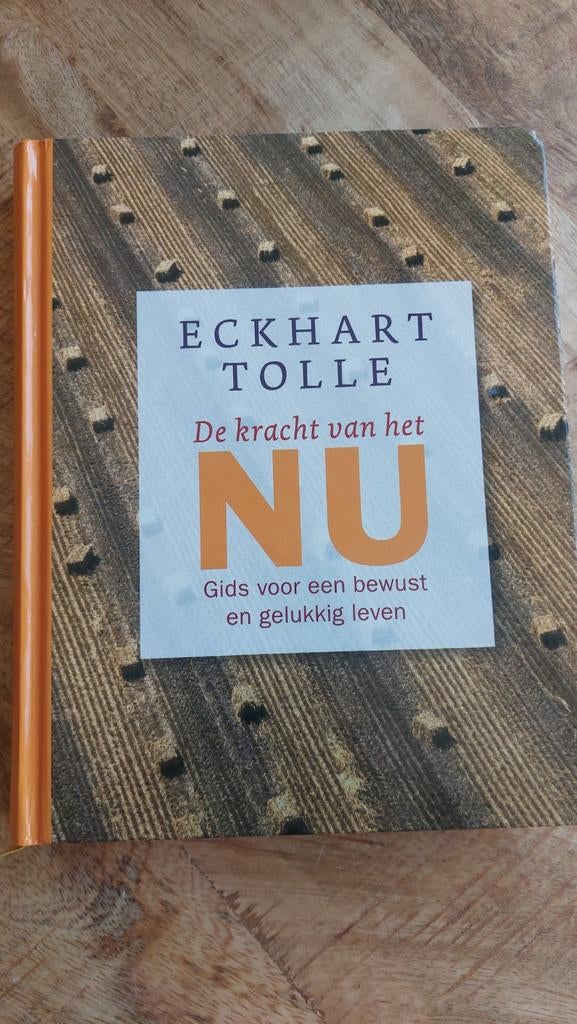 De kracht van het NU - Eckhart Tolle, Achtergrond en Informatie, Spiritualiteit algemeen, Ophalen of Verzenden, Zo goed als nieuw