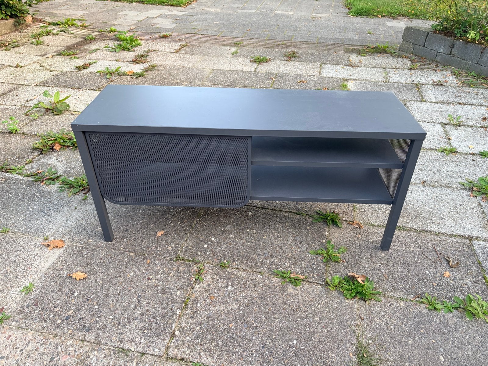 Modern metalen kastje/tv-meubel, Gebruikt, 100 tot 150 cm, Ophalen of Verzenden, Minder dan 100 cm