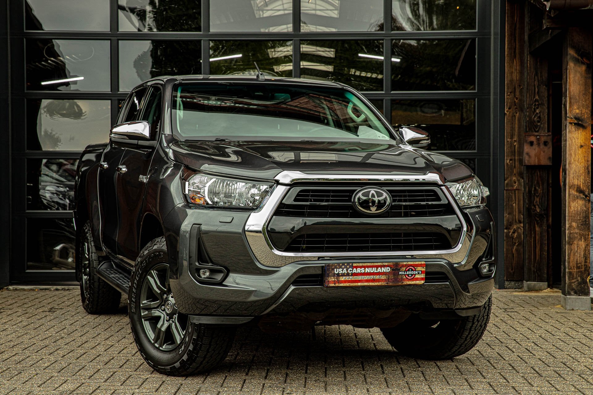 Toyota Hilux 2.4 D-4D Double Cab Professional (bj 2021), Auto's, Automaat, Gebruikt, Euro 6, 150 pk