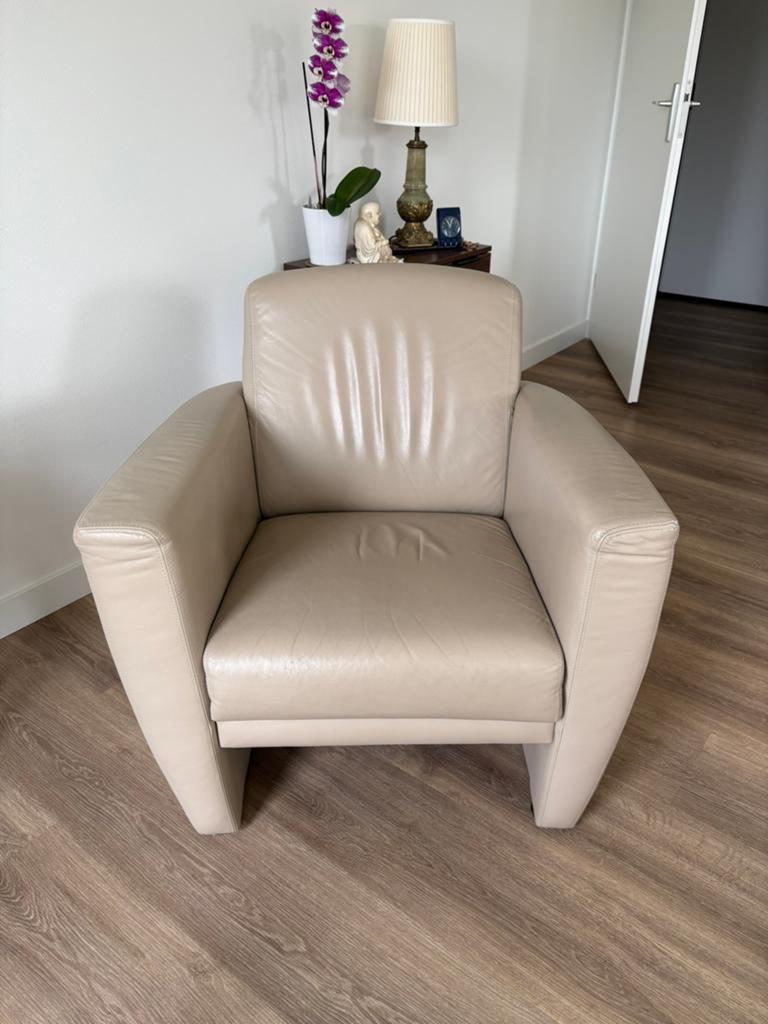Leren stoel ( kleur beige ) MONTEL, Huis en Inrichting, Fauteuils, Ophalen, Gebruikt, 75 tot 100 cm, 50 tot 75 cm