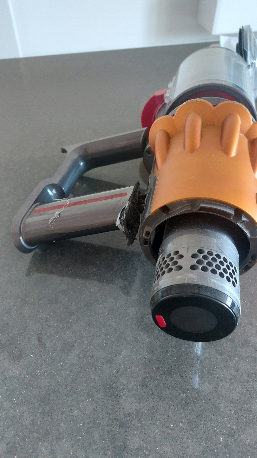 Dyson V12 defect - Ideaal voor onderdelen, Witgoed en Apparatuur, Stofzuigers, Draadloos, Ophalen of Verzenden, Dyson, Niet werkend
