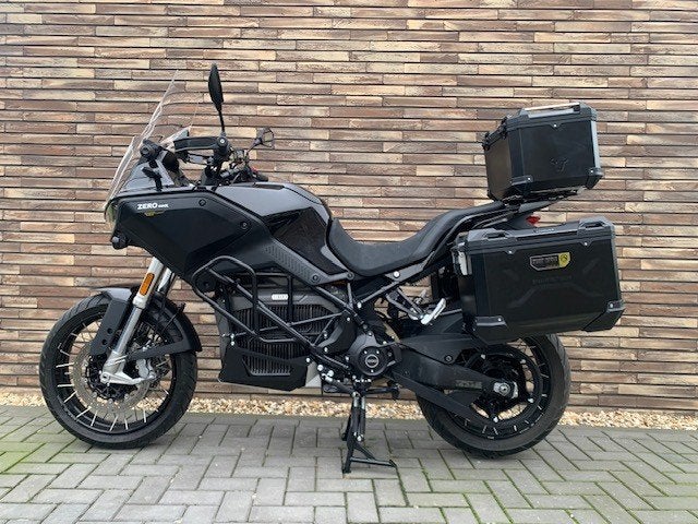 Zero DSR/X ZF 17.3 Black Forest NIEUW, met 12,6 kw lader, Motoren, Nieuw, Motorrijbewijs A, Bedrijf, Handvatverwarming