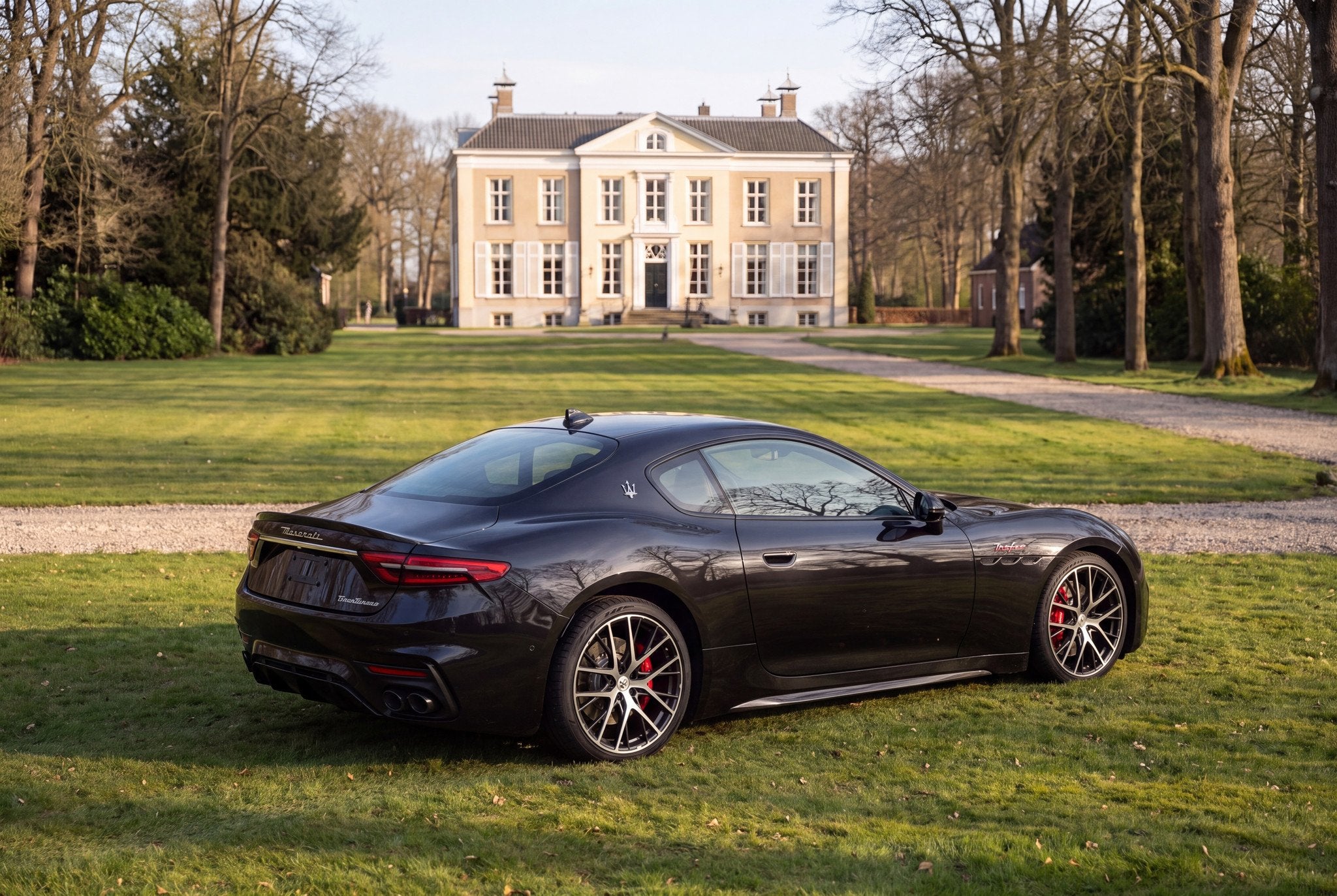 Maserati GranTurismo V6 AWD Trofeo (bj 2024, automaat), Auto's, Maserati, Automaat, Gebruikt, 4 stoelen, Zwart