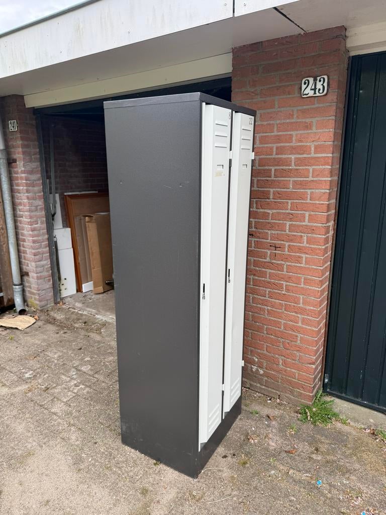 Locker kast, Ophalen, Zo goed als nieuw