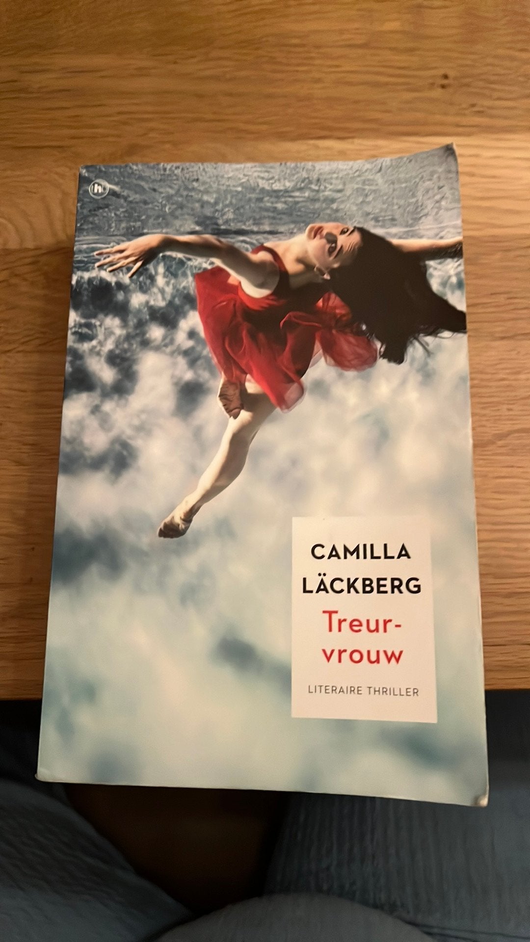 Treurvrouw Camilla Lackberg, Ophalen of Verzenden, Gelezen