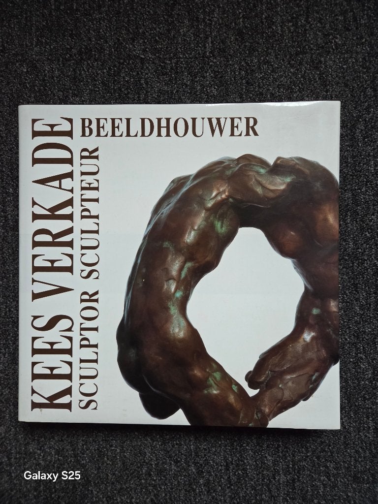 Kees Verkade Beeldhouwer / Sculptor - Kunstboek, Boeken, Gelezen, Beeldhouwkunst, Kees Verkade, Ophalen of Verzenden