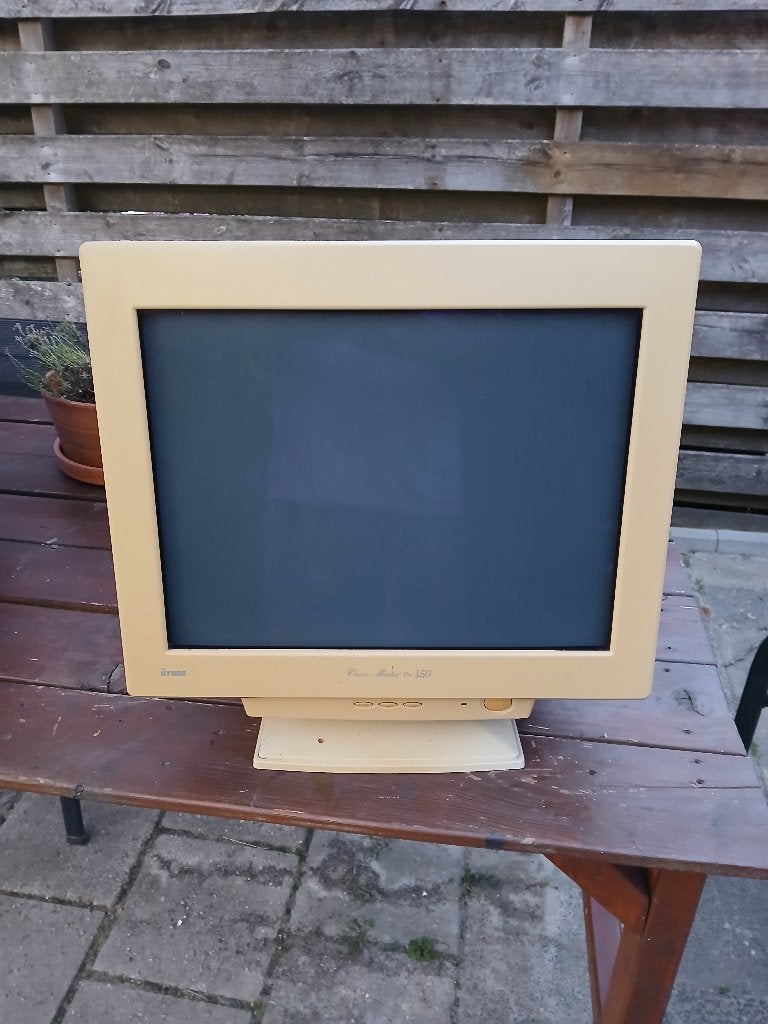 IIyama CRT monitor 19 inch ., Gebruikt, 101 t/m 150 Hz, IIyama, Minder dan 1 ms