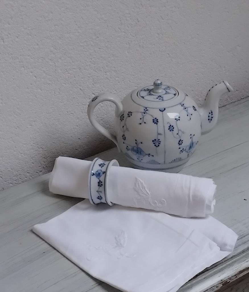 Oud klein thee- koffiepotje saksisch, Antiek en Kunst, Ophalen of Verzenden
