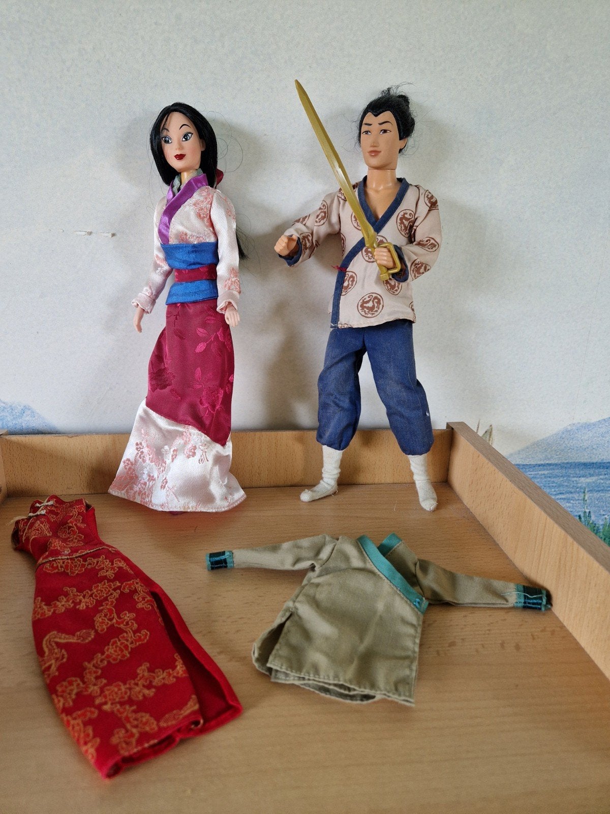Mulan en Shang Disney Barbie poppen met extra kleding, Ophalen of Verzenden, Gebruikt