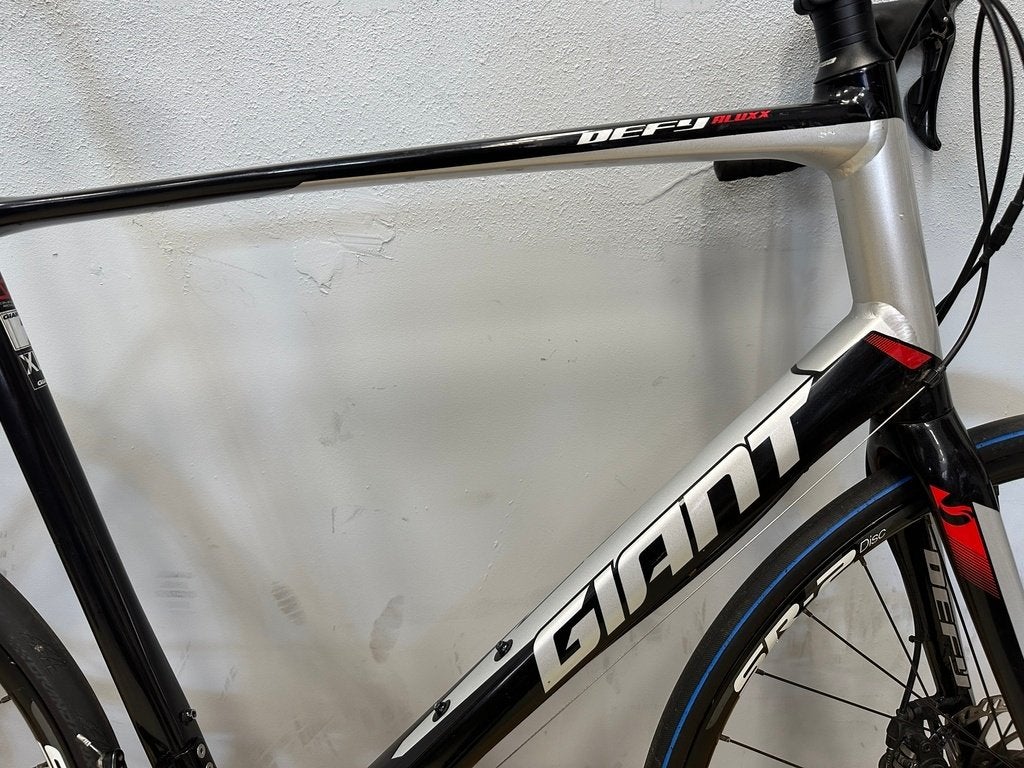 Giant Defy Aluxx met Schijfremmen, Gebruikt, Carbon, 61 tot 65 cm, Meer dan 20 versnellingen