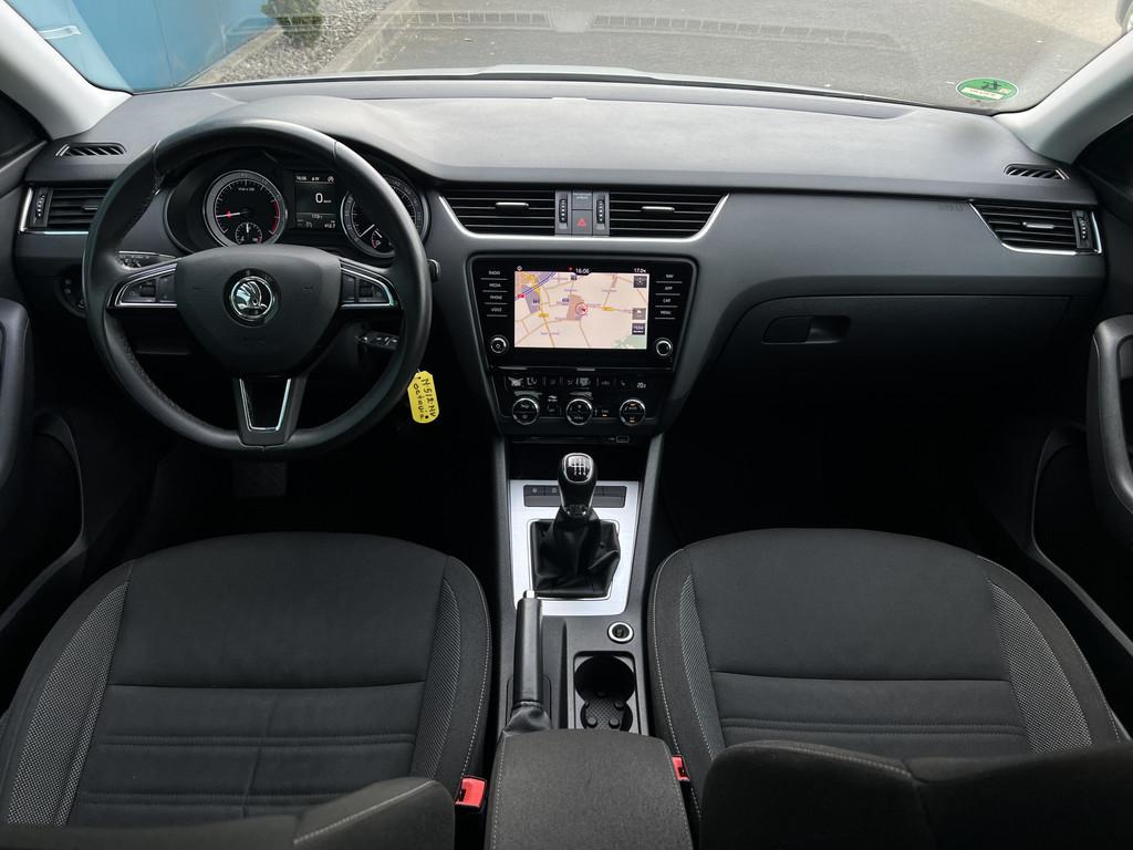 Skoda Octavia 1.0 TSI Greentech Ambition Business CARPLAY/AN, Auto's, Stof, Gebruikt, Bedrijf, Handgeschakeld