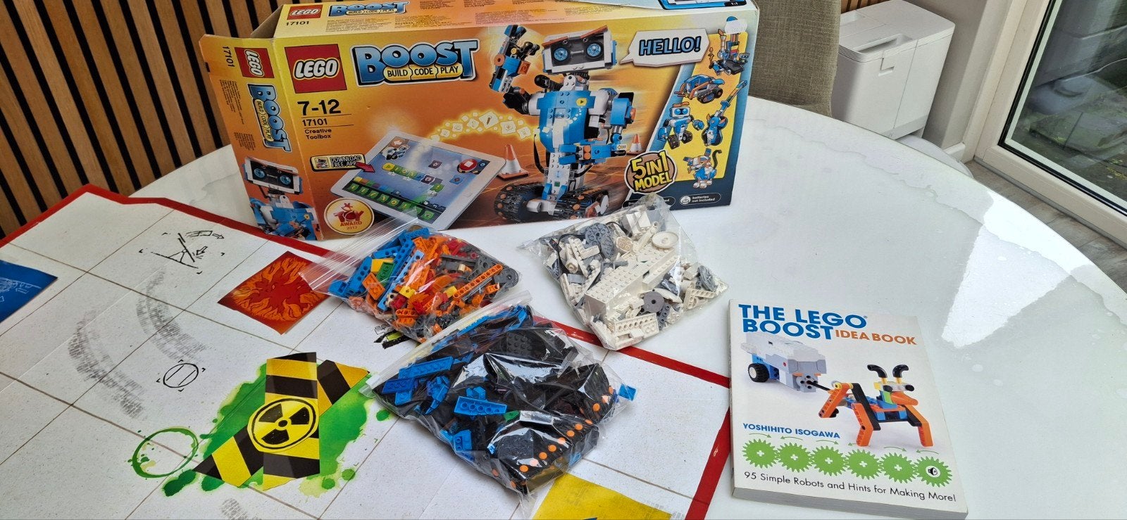 Lego boost creative toolbox 17101 + ideeën boek, Kinderen en Baby's, Speelgoed | Bouwstenen, Gebruikt, Ophalen