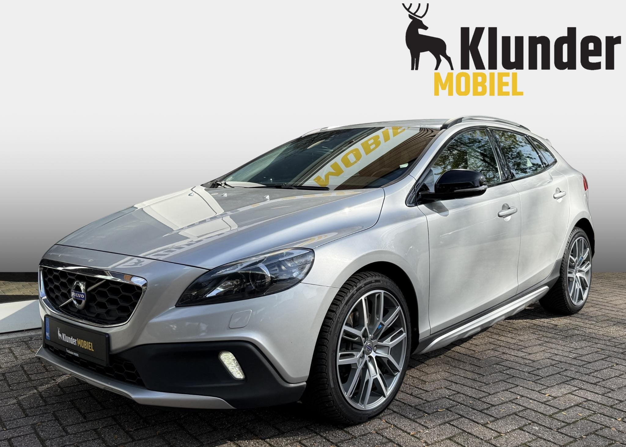 Volvo V40 Cross Country 2.5 T5 AWD Momentum Aut. |Camera|Car, Auto's, Automaat, Euro 5, Gebruikt, Leder